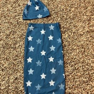 Blue Star Patterned Baby Swaddle and Hat Set